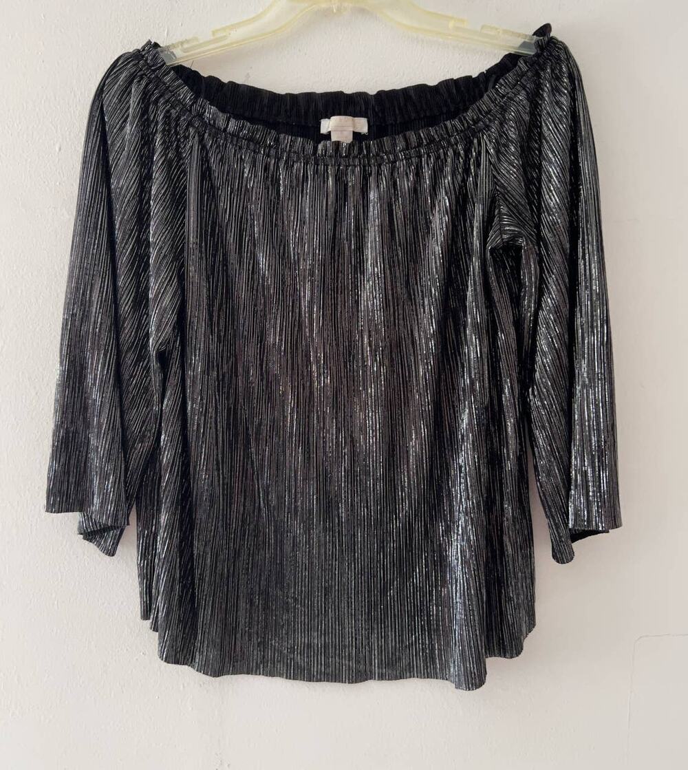 Finn & Grace Shiny Sheen Black Blouse Top Sz 8 Excellent Condition